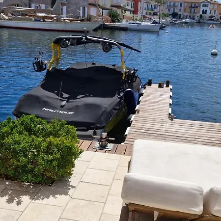 Villa D'exception Avec Jardin Et Piscine Sur Le Port