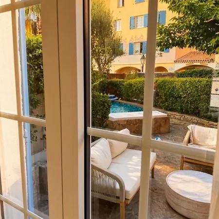 D'exception Avec Jardin Et Piscine Sur Le Port *